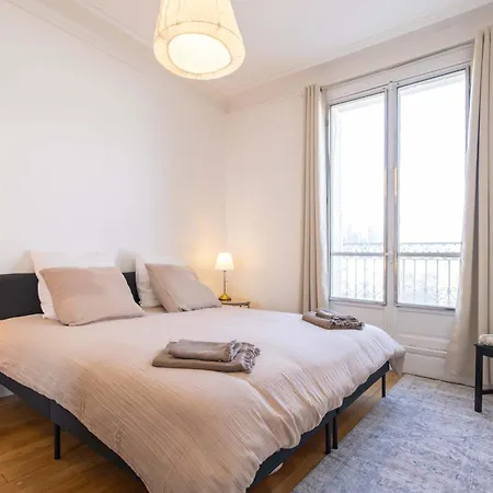Eiffel Tower View 3br Balcony Апартаменты