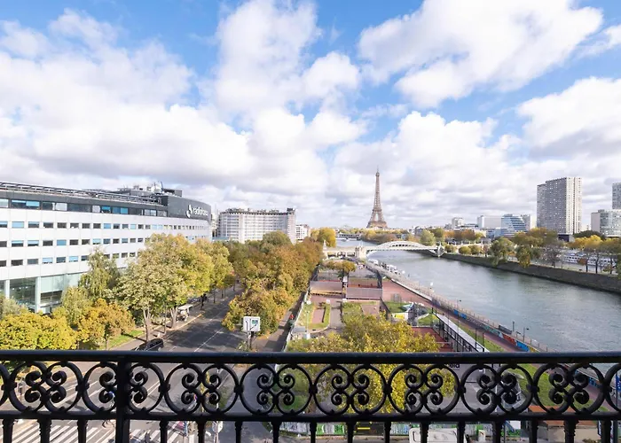 Eiffel Tower View 3br Balcony Апартаменты *