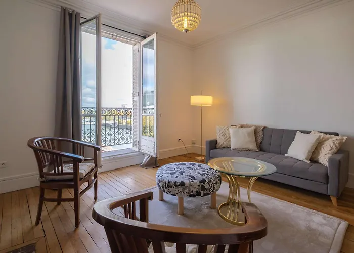 Eiffel Tower View 3br Balcony Апартаменты