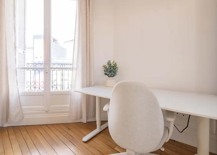 Eiffel Tower View 3br Balcony Апартаменты *