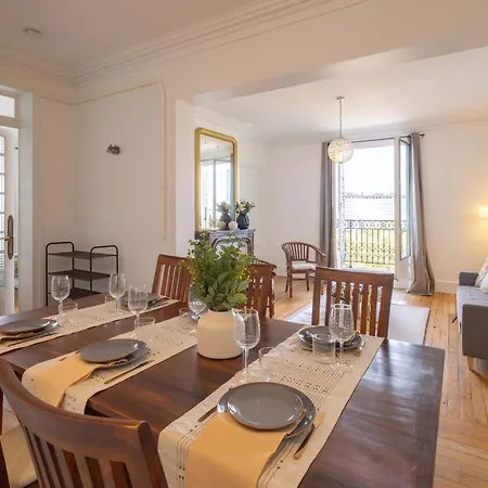 Apartman Eiffel Tower View 3br Balcony *