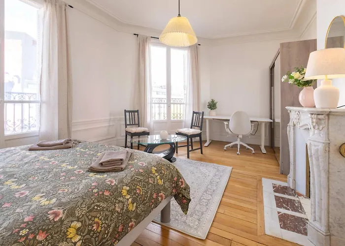 Daire Eiffel Tower View 3br Balcony *