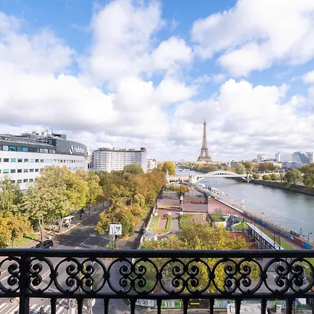Eiffel Tower View 3br Balcony Lägenhet *