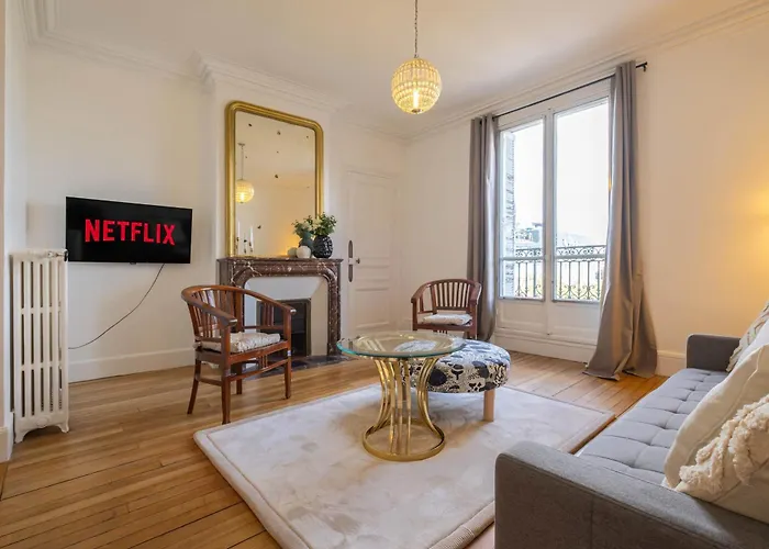 Appartement Eiffel Tower View 3br Balcony Parijs